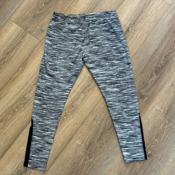 No Boundaries Women’s‎ Black White Gray Leggings Size Large Soft Stretchy - Picture 2 of 8